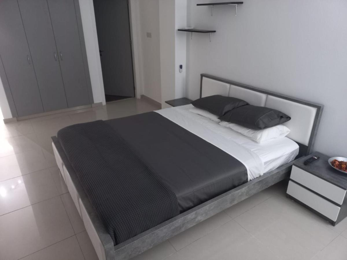 Modern Studio Apartment Armonia Court Paralimni Exterior photo